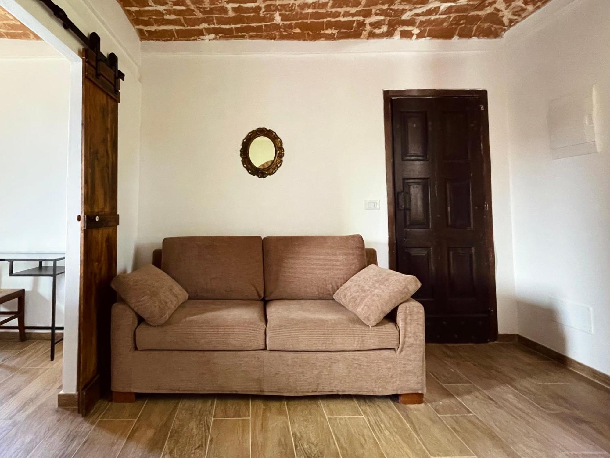Cascina Il Girasole Rosso Apartment *